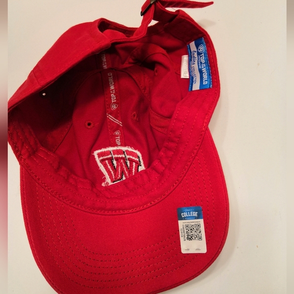 Women's Wisconsin Badgers baseball hat - Picture 6 of 9